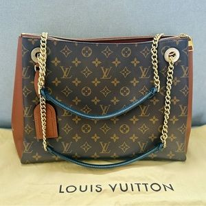 LOUIS VUITTON Surene MM in PRISTINE Condition in & out! Comes with LV dust bag.